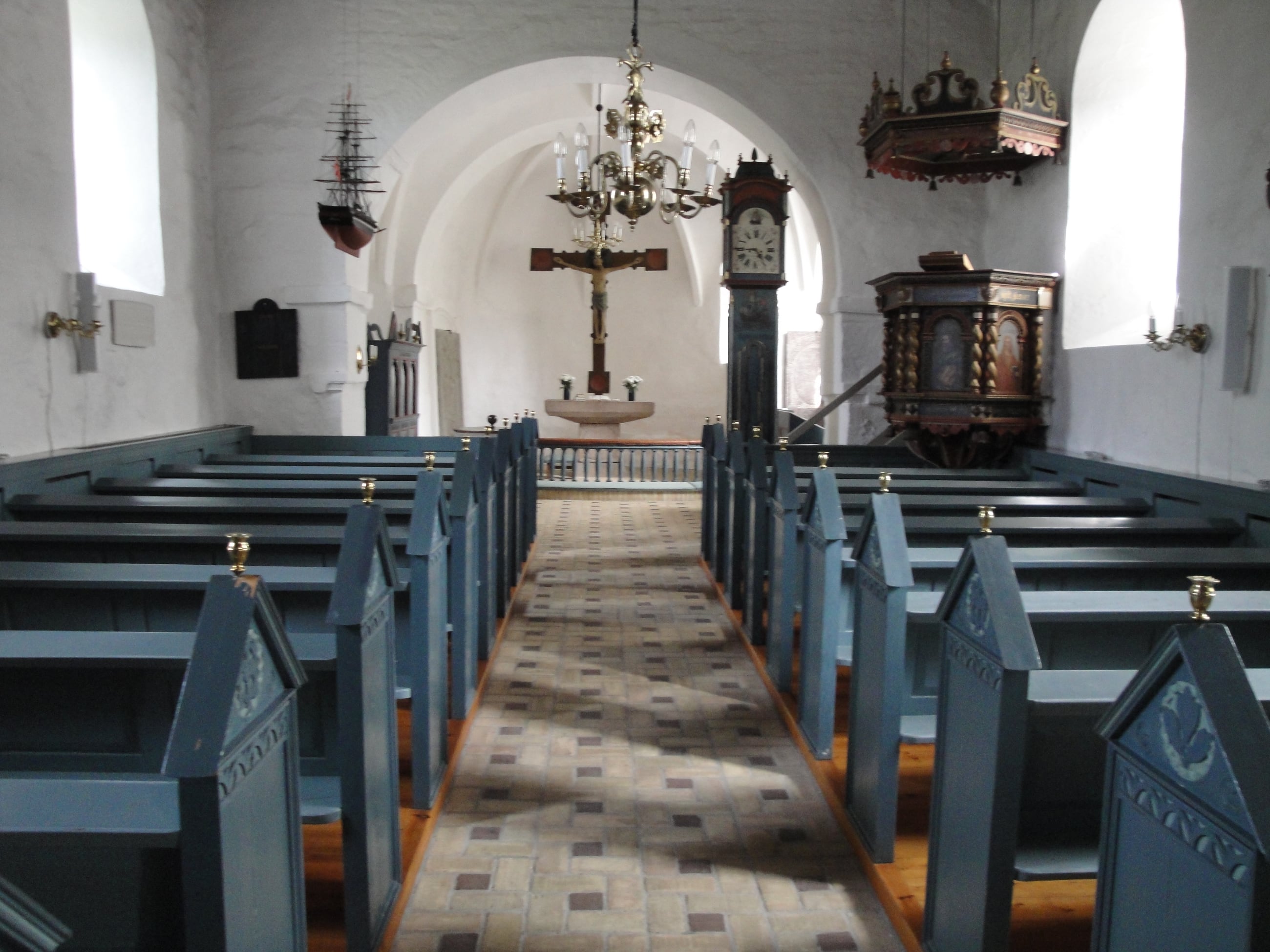 <a href="http://danmarkskirker.natmus.dk/uploads/tx_tcchurchsearch/Thisted_0268-0285.pdf"
      target="_blank">Vester Vandet kirke, hvor Jacob Orslef var kirkesanger fra 1771-1814. Bemærk det 4 m høje standur,
      som blev skænket til kirken af de lokale skippere og skudeejere i 1754. Dette noget specielle stykke inventar har altså
      også stået i kirken på Jacob Orslefs tid.</a>